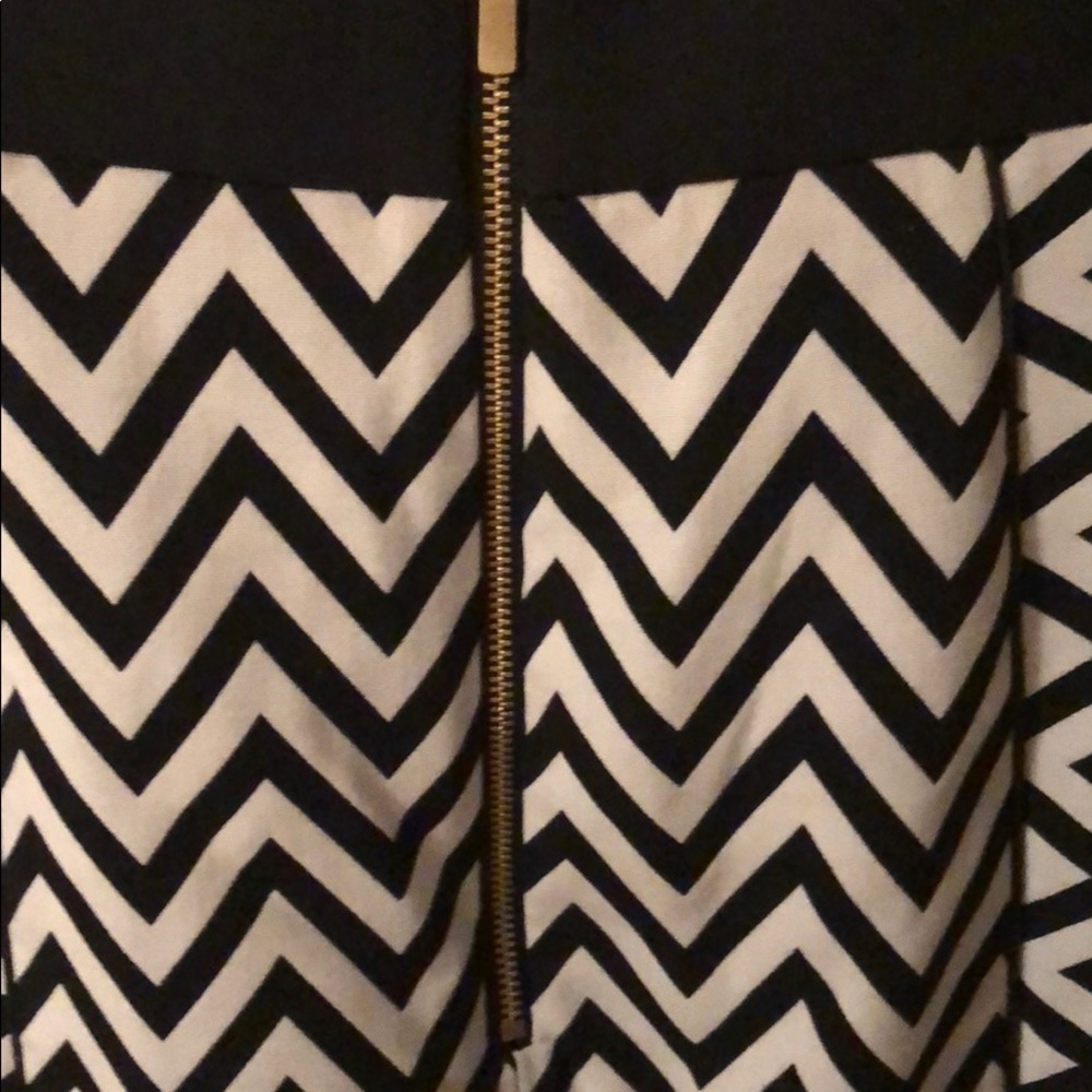 Skirt - Picture 3 of 4